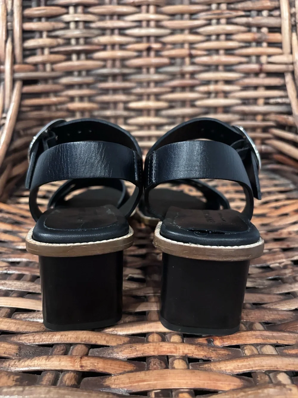 Everlane The Italian Leather Buckle Block Heel in Black Women's Shoe Size 7.5